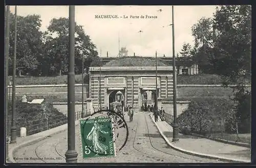 AK Maubeuge, La Porte de France et voie de tramway