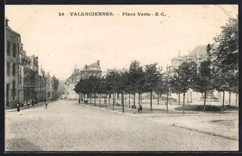 AK Valenciennes, Place Verte avec allée d`arbres et bâtiments historiques