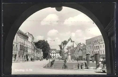 AK Eferding /O. Oe., Durchblick auf den Platz mit Eisenhandlung Ludwig Holl