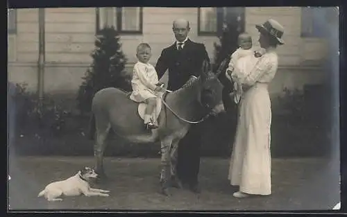 AK Friedrich Franz und Alexandra von Mecklenburg-Schwerin mit ihren Söhnen