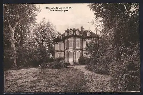 AK Sourdun, Villa Saint-Jacques entourée de verdure