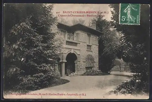 AK Saint-Cyr-sur-Morin, Château de Charnesseuil, Pavillon entrée