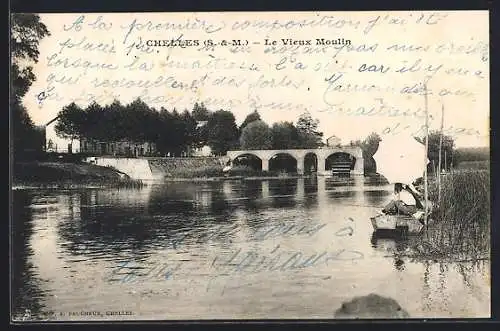 AK Chelles, Le Vieux Moulin sur la rivière avec pont et barques