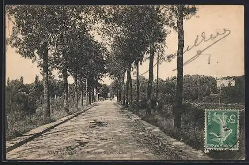 AK Pontivy, Route de Saint-Lival entourée d`arbres