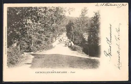 AK Courcelles-sous-Jouarre, Pont et chemin ombragé