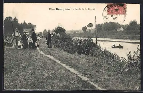 AK Dampmart, Bords de la Marne avec promeneurs et barque sur la rivière