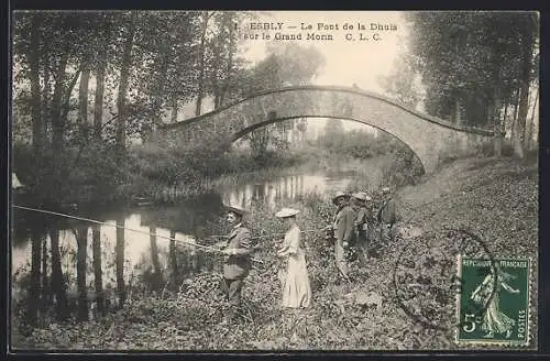 AK Esbly, Le Pont de la Dhuis sur le Grand Morin avec pêcheurs