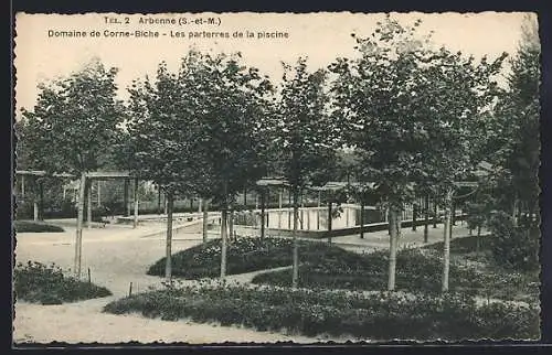 AK Arbonne, Domaine de Corne-Biche, Les parterres de la piscine