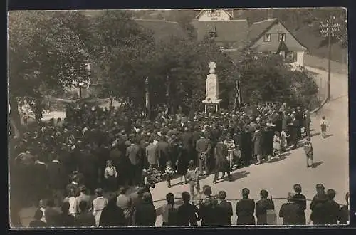 AK Staufenberg / Fulda, Volkstrauertag am Denkmal 1930