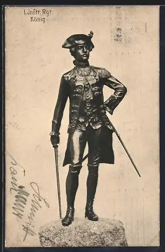 AK Skulptur eines Soldaten des I. Infanterie-Regiments König.