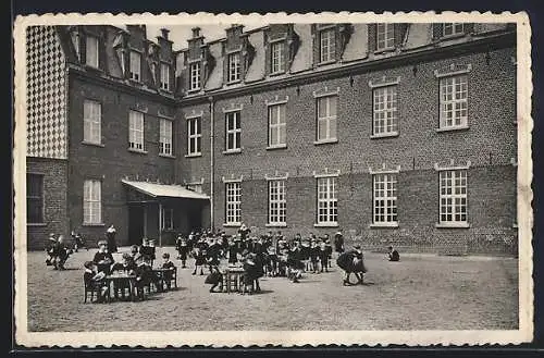 AK Héverlé, Maison de la Miséricorde, Cour des garcons