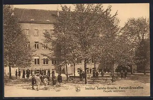 AK Forest-Bruxelles, Institut Sainte-Ursule, Facade intérieure