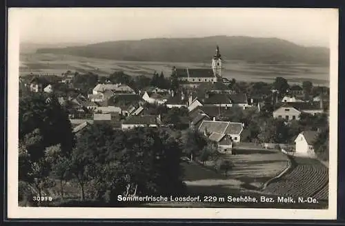 AK Loosdorf /Bez. Melk, Teilansicht mit Kirche