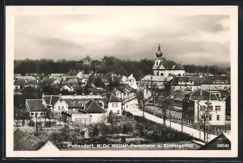 AK Pottendorf /N.-Do., -Parteiheim und Kindergarten, Ortsansicht mit Strasse