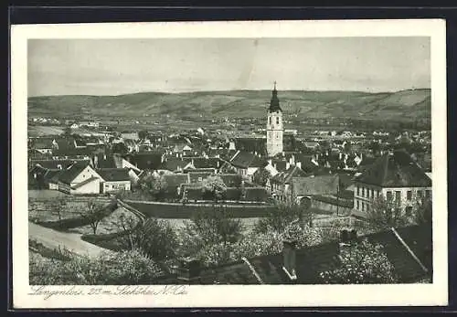 AK Langenlois /N.-Ö., Totalansicht mit Anlagen und Kirche aus der Vogelschau