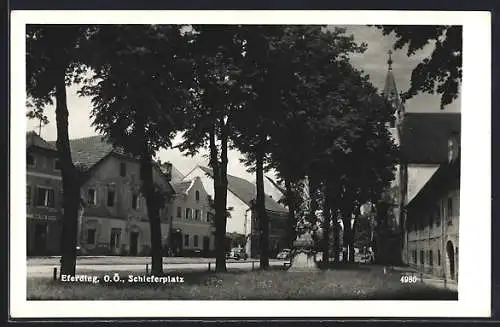 AK Eferding /O. Ö., Schieferplatz mit Geschäften