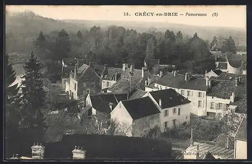 AK Crécy-en-Brie, Panorama du village et des forêts environnantes