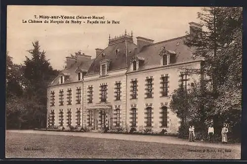 AK Misy-sur-Yonne, Le Château du Marquis de Sadecy, Facade sur le Parc