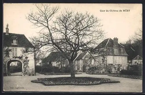 AK Méry, Cour du Château de Méry