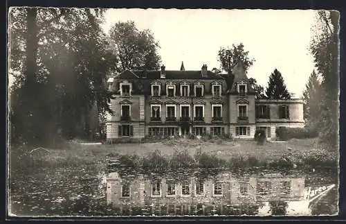 AK Villeparisis, Château de Monfondé et son reflet dans l`étang