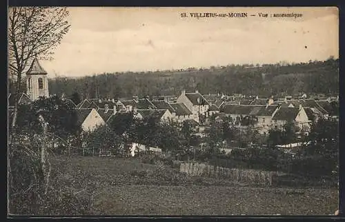 AK Villiers-sur-Morin, Vue panoramique du village et de l`église