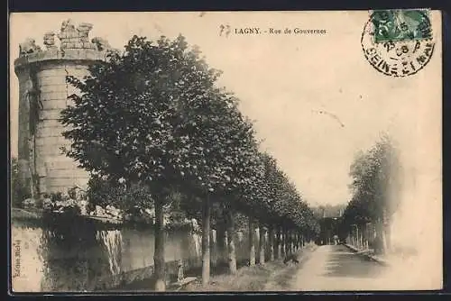 AK Lagny, Rue de Gouvernes avec arbres alignés et mur en pierre