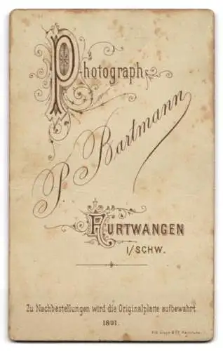 Fotografie P. Bartmann, Furtwangen, Jugendlicher in Anzug und Krawatte