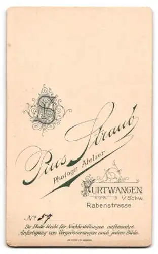 Fotografie Pius Straub, Furtwangen, Rabenstr., Portrait einer Frau in eleganter Kleidung