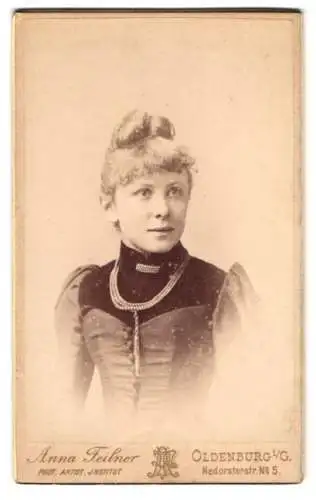 Fotografie Anna Feilner, Oldenburg, Nadorsterstr. Nr. 5, Porträt einer jungen Frau