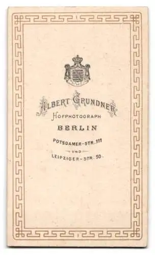 Fotografie Albert Grundner, Berlin, Potsdamer-Str. 111, Porträt einer jungen Frau