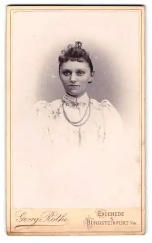 Fotografie Georg Rothe, Enschede, Burgsteinfurt, Porträt einer Dame