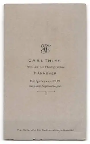 Fotografie Carl Thies, Hannover, Höltystrasse 13, Porträt eines Herrn mit Schnurrbart