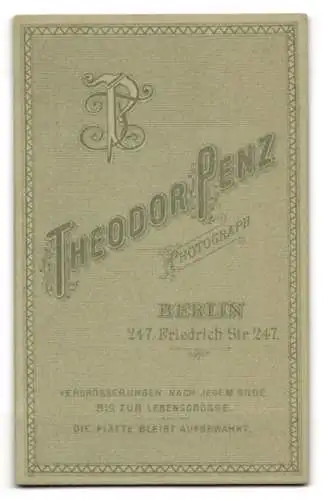 Fotografie Theodor Penz, Berlin, Friedrichstr. 247, Junges Mädchen mit Korb