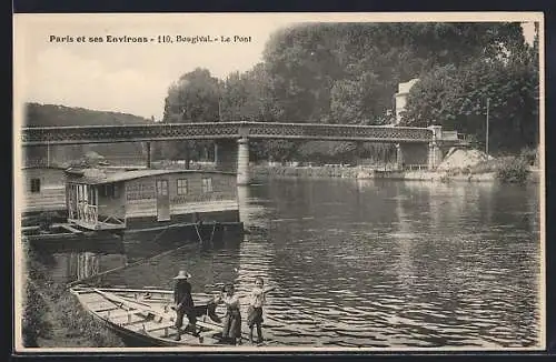 AK Bougival, Le Pont et barque sur la rivière