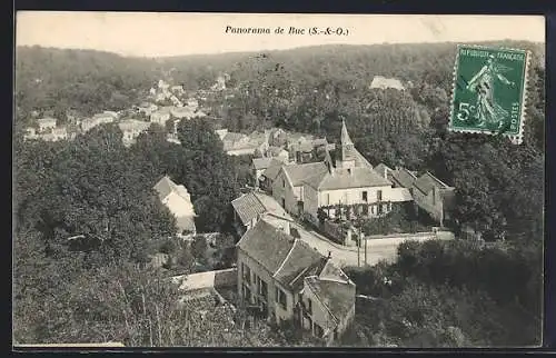 AK Buc, Panorama du village avec forêt environnante