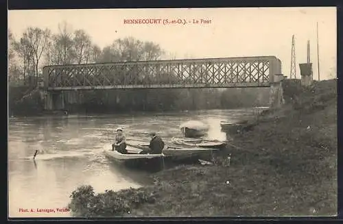 AK Bennecourt, Le Pont et barques sur la rivière