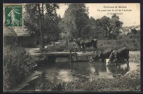 AK Condécourt, Un pont sur le rû de l`Aubette avec des vaches au bord de l`eau