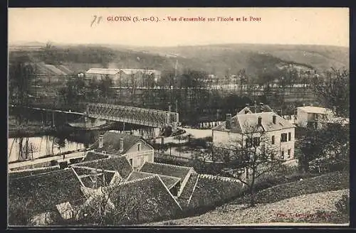 AK Gloton, Vue d`ensemble sur l`École et le Pont