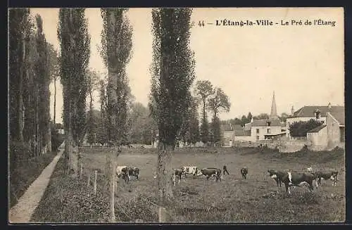 AK L`Étang-la-Ville, Le Pré de l`Étang avec vue sur le village et pâturage de vaches