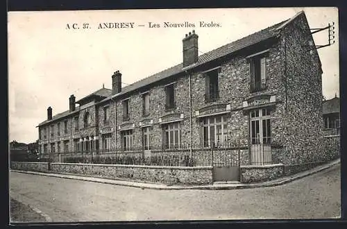 AK Andrésy, Les Nouvelles Écoles