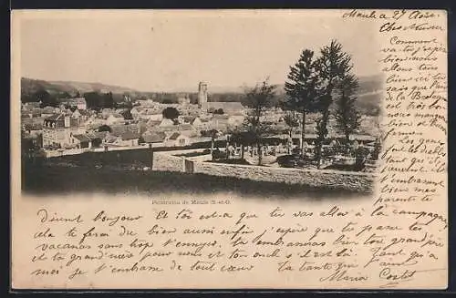 AK Moutier, Panorama du village avec clocher et paysage environnant