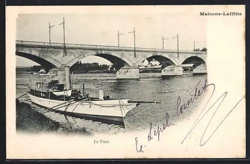 AK Maisons-Laffitte, Le Pont et bateau amarré sur la Seine