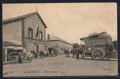 AK La Boissière, Hôtel Pommard et Café de la Paix avec charrette à cheval