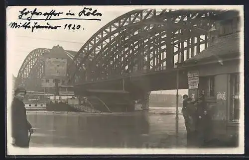 Foto-AK Köln, Hochwasser an der Rheinbrücke 1920