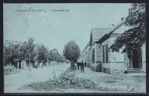 AK Haugsdorf /N.-Oest., Blick in die Bahnhofstrasse