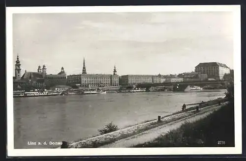 AK Linz a. d. Donau, Stadtansicht über die Donau