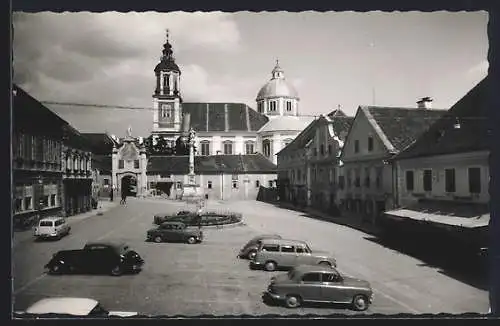 AK Pöllau /Ost-Stmk., Hauptplatz mit Kirche und Denkmal