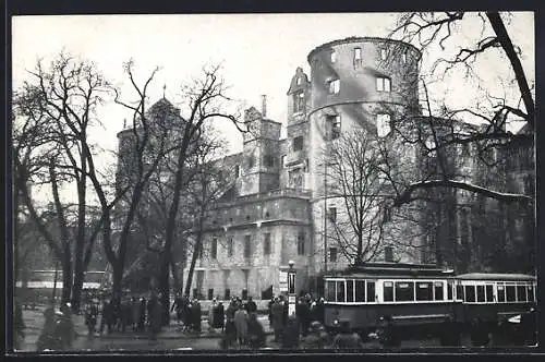 AK Stuttgart, Brand des Alten Schlosses 21.-22. Dezember 1931, Ansicht von der Planie aus, Strassenbahn