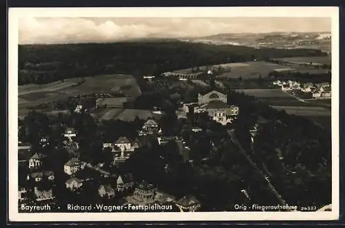 AK Bayreuth, Ortsansicht mit Festspielhaus vom Flugzeug aus