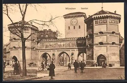 AK München, Isartor mit Uhrenturm